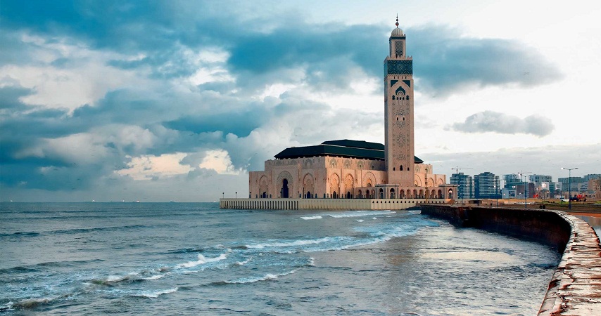 Casablanca : Attractions Touristiques, Histoire et Vie Nocturne dans la Plus Grande Ville du Maroc"